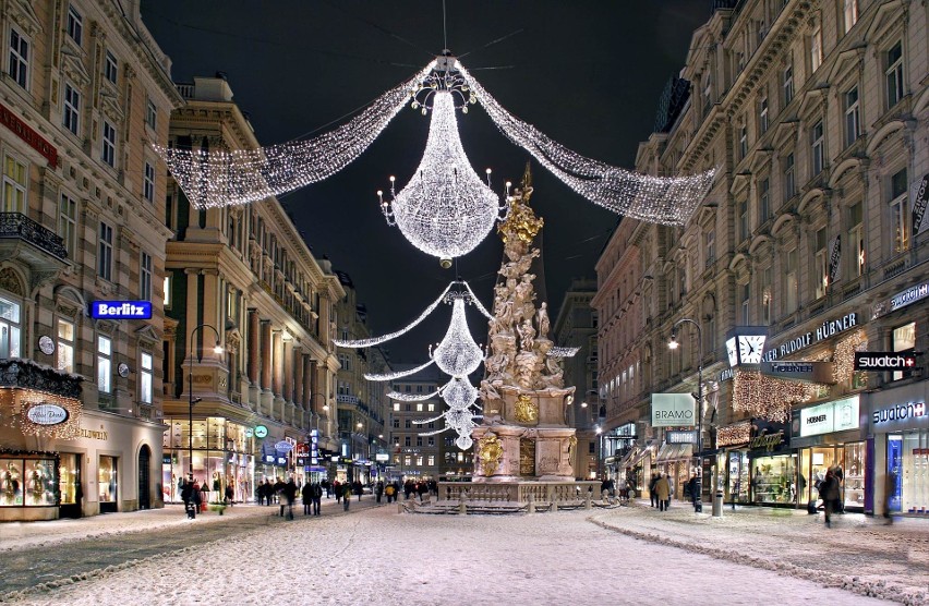 Na Karlsplatz jarmark bożonarodzeniowy (od 24 listopada do...