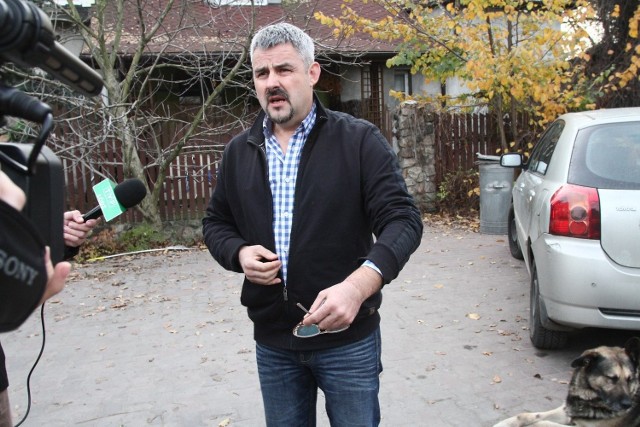 Dochodzenie po interwencji policji na terenie posesji Alberta Waśkiewicza, kandydata na burmistrza Głowna