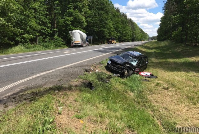 19-letni kierowca volkswagena passata, wyjeżdżając z drogi podporządkowanej, wymusił pierwszeństwo przejazdu na ciężarowej scanii, kierowanej przez 40-latka. Opolskie info 2.06.2017