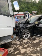 Poważny wypadek w Krościenku nad Dunajcem. Osobówka zderzyła się z ciężarówką 