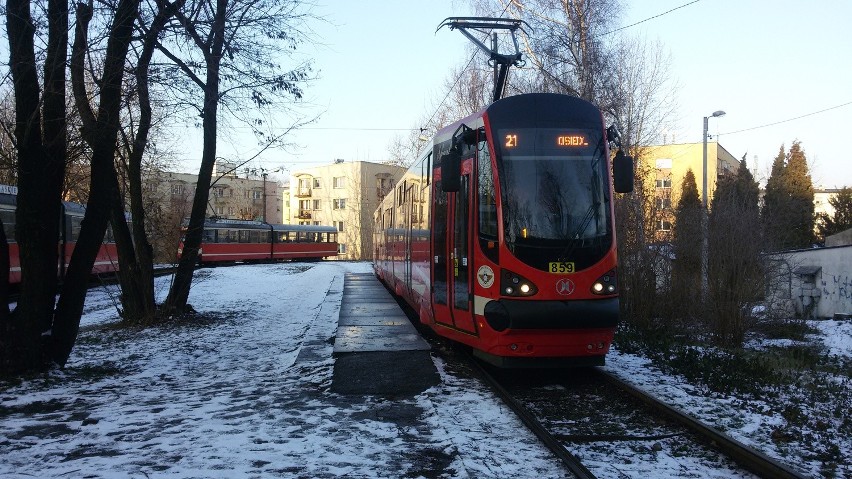 Nowe tramwaje "Skarbki" obsługują już linię nr 21 z Sosnowca do Będzina [ZDJĘCIA i WIDEO]