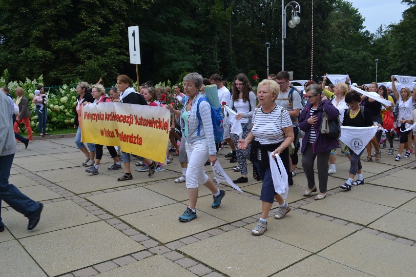 Pielgrzymka Rybnicka dotarła na Jasną Górę [ZDJĘCIA]