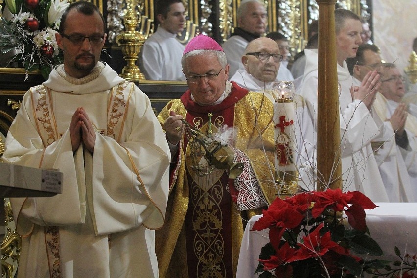 Błogosławiony Wincenty Kadłubek patronem Jędrzejowa. Mszę sprawował Nuncjusz Apostolski