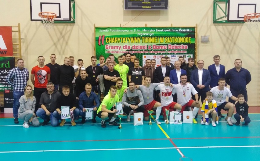 Pasjonaci Piłki Nożnej zwyciężyli w II Charytatywnym Turnieju w Siatkonogę. W Kraśniku zbierano dary dla Laury i dzieci z domu dziecka