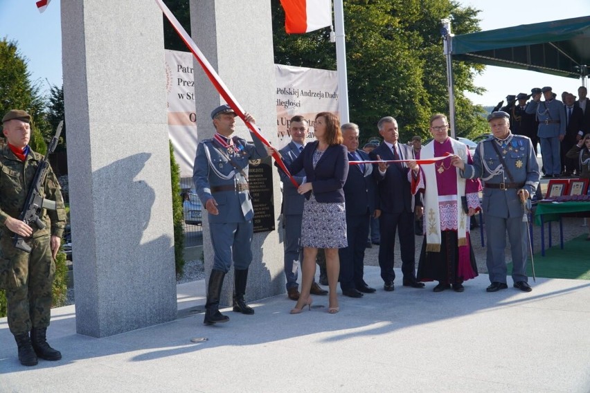 W Harcie koło Dynowa odsłonięto pomnik upamiętniający Bitwę Warszawską [ZDJĘCIA]