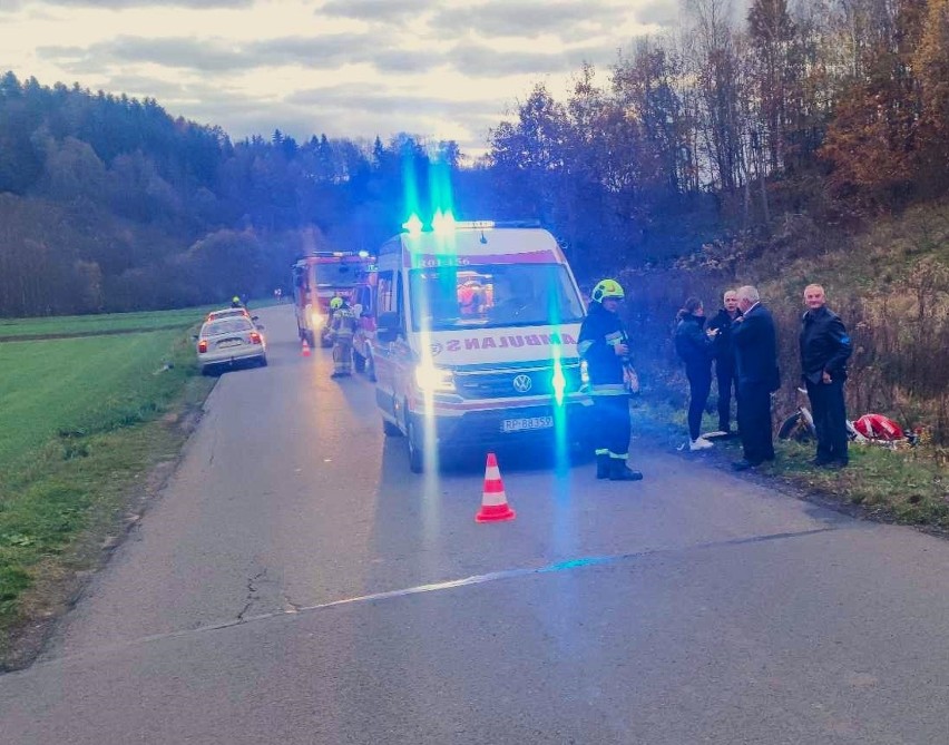 Pijany motocyklista ranny w wypadku w Nienadowej w powiecie przemyskim. Jednoślad zderzył się z citroenem [ZDJĘCIA]