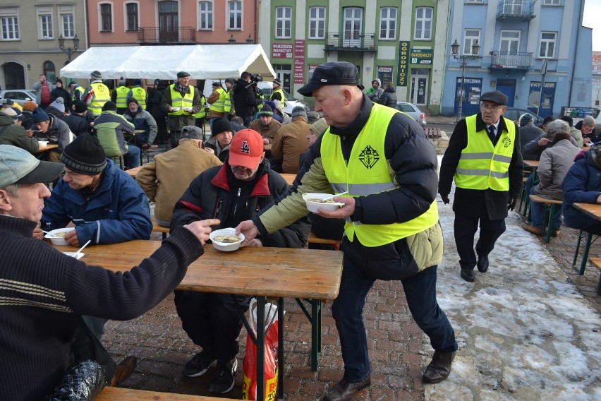 Częstochowa: Wigilia dla ubogich na Starym Rynku [ZDJĘCIA]