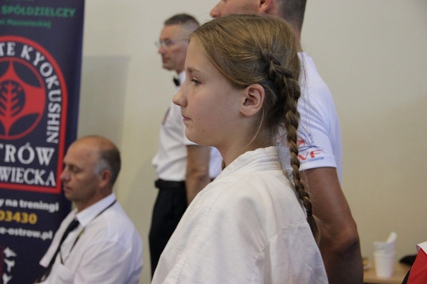Karatecy z Ostrowi Mazowieckiej zdobyli medale w Sieradzu