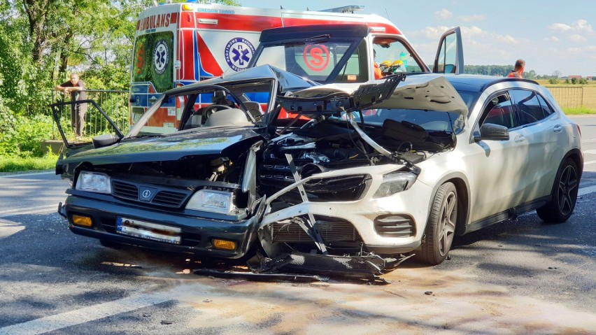 Tragiczny wypadek w Olszowej na drodze wojewódzkiej nr 426. Zginął kierowca poloneza