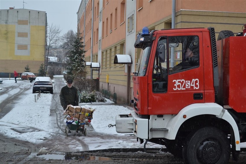 Częstochowa: Na Rakowie znów śmierdzi. Mieszkańcy wezwali strażaków [ZDJĘCIA]