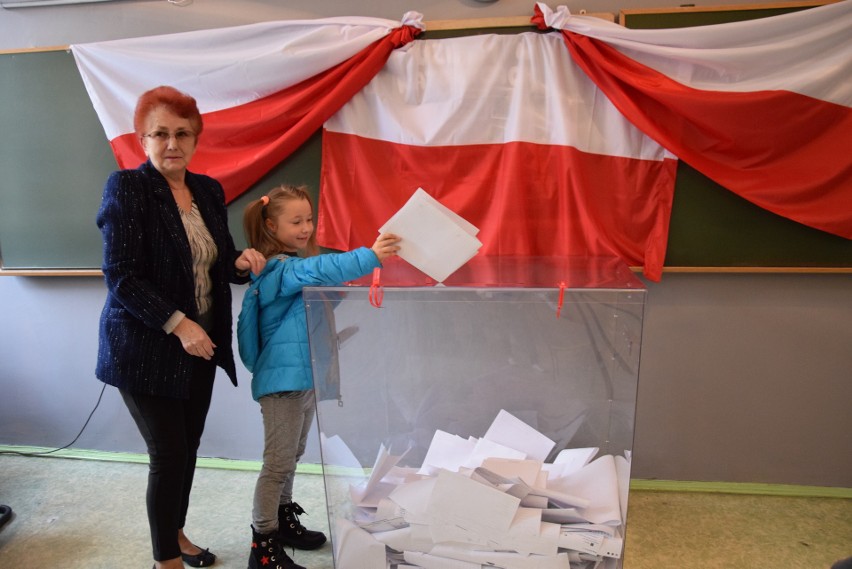 Trwa głosowanie w Świętochłowicach