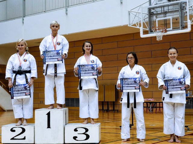 Dorota Wites z Pińczowa zdobyła srebrny medal na VI Pucharze Świata Shorin-Ryu Karate, które w sierpniu odbyły się w Tokio.