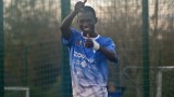 Piłkarz z Gambii, grający w Gwieździe Zooleszcz Bydgoszcz, zbiera środki na sieroty