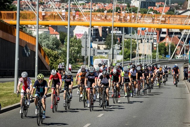 W nocy z soboty na niedzielę zamknięto Trasę Uniwersytecką. Przejadą nią uczestnicy zawodów Bydgoszcz Cycling Challenge 2018.