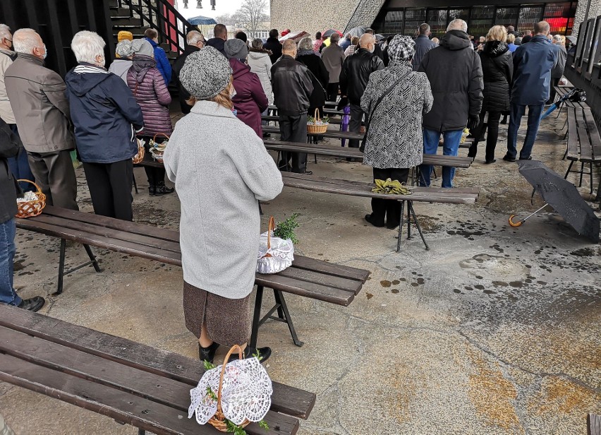 Święcenie pokarmów w krakowskich kościołach w Wielką Sobotę