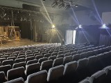 Radni postanowili sprawdzić jak wygląda Teatr Współczesny w Szczecinie od zaplecza. I czego się dowiedzieli? 