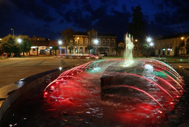 Konstantynów Łódzki, odnowiony plac Kościuszki w centrum miasta