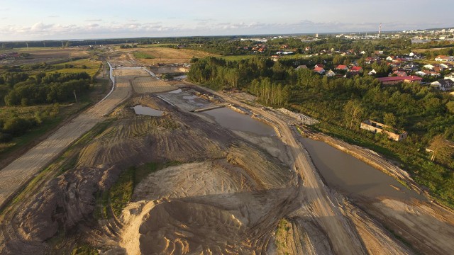 W naszym regionie trwa realizacja drogi ekspresowej S6. Zobaczcie zdjęcia z prac prowadzonych na budowie obwodnicy Koszalina i Sianowa.Zobacz także Stanisław Gawłowski o drodze S6