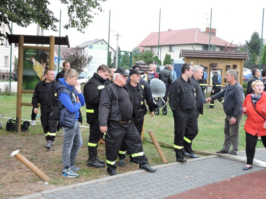 Na stadionie gminnym w Wąsewie odbyły się XII Powiatowe...