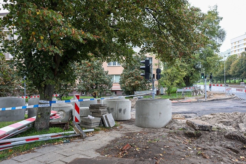 Niewybuch na os. Kaliny w Szczecinie. Straż miejska i policja patrolują obszar