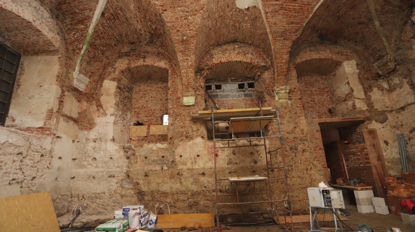 XVII-wieczna synagoga w Chęcinach odzyska dawny blask. Ministerstwo Kultury i Dziedzictwa Narodowego przekazało dodatkowe pieniądze