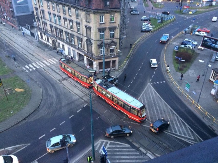 Wypadek w Bytomiu: zderzyły się tramwaj  i samochód osobowy