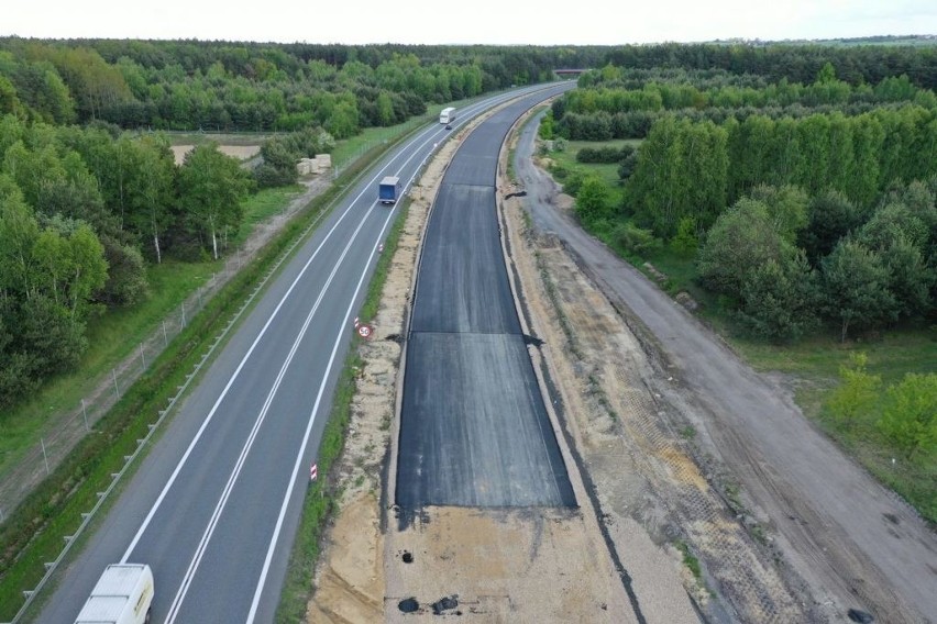 Budowa drogi ekspresowej S1 od Podwarpia do Pyrzowic....