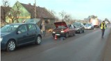 Karambol w Gorzowie Śląskim. Subaru uderzyło w dwa samochody [wideo]