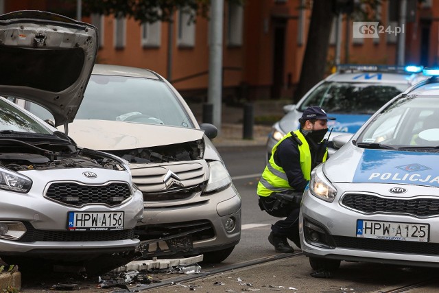 Kolizja na ul. Mickiewicza w Szczecinie