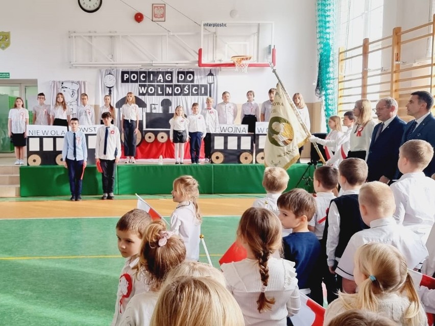 W Szkole Podstawowej w Borkowie odbyła się uroczysta...