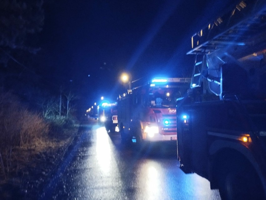 Do pożaru w Zalesiu Golczowskim wysłano 10 wozów strażackich