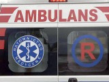 Wypadek na trasie Mrągowo - Muntowo: Czołowe zderzenie passata i audi. Trzy osoby w szpitalu, kobieta w stanie ciężkim