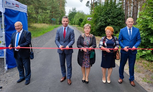 Tak wyglądało oficjalne otwarcie wyremontowanego odcinka drogi powiatowej Lubiatów-Trzebule.