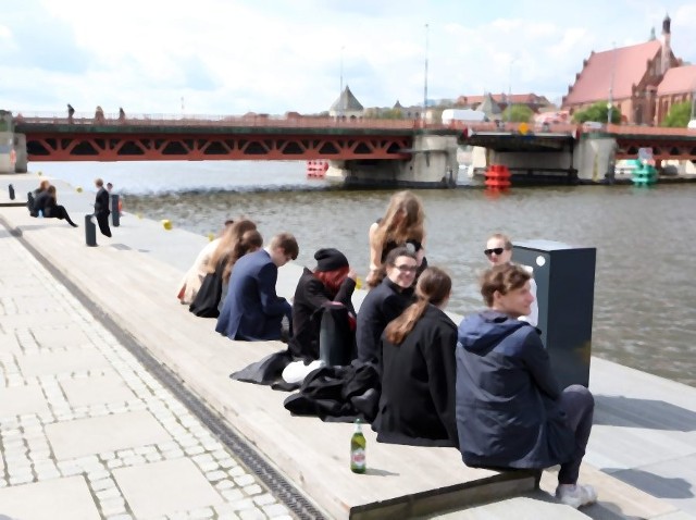 W wykazie ulic i placów Biura Geodety Miasta Szczecin wymienia się Bulwar Piastowski, Bulwar Śląski, Bulwar Gdyński, Bulwar Gdański, Bulwar Elbląski i Bulwar Beniowskiego, co zdaniem miasta  spełnia ustawowy wymóg zakazu spożywania alkoholu