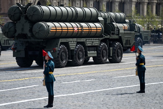 Rosja ściąga na granicę z Ukrainą systemy przeciwlotnicze S-400