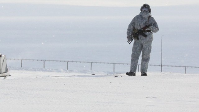 Żołnierze z bazy w Alakurtti specjalizują się w walce w arktycznych warunkach. Zdjęcie ilustracyjne