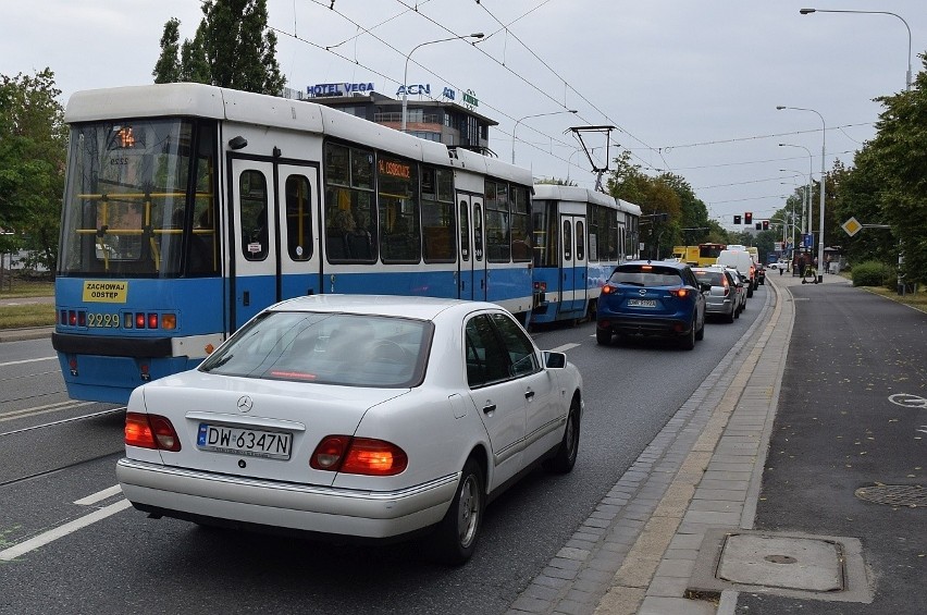 PiS do prezydenta: Zlikwidujcie buspas na Grabiszyńskiej. Zmierzacie do zatrzymania ruchu samochodów we Wrocławiu