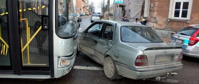 Według wstępnych ustaleń policjantów to kierowca samochodu nie ustąpił pierwszeństwa