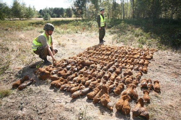 Saperzy wydobyli już 1200 pocisków.