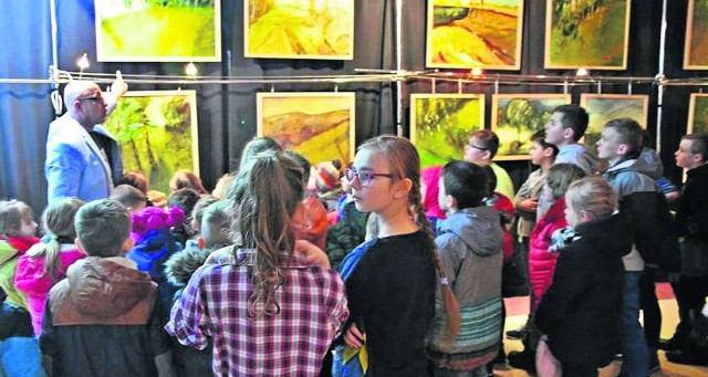 Obrazy Romualda Kołodzieja zostały zaprezentowane w Ośrodku Kultury w Skaryszewie.