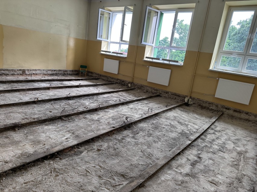 Jedna z sal szkoły w Topoli w trakcie remontu. Więcej zdjęć...