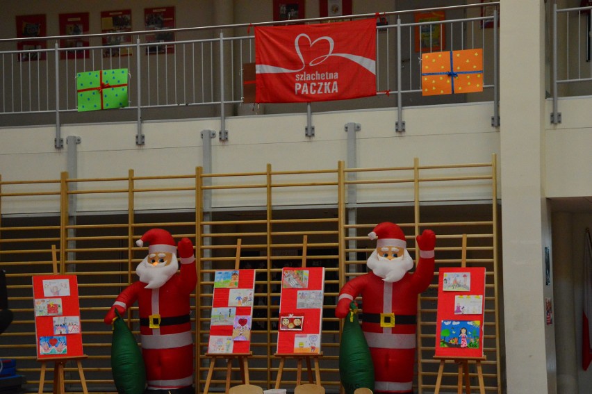 Powiat myślenicki. Szlachetne paczki od studentów i nie tylko dotarły do rodzin