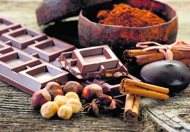 Źródłem magnezu są m.in. kakao, gorzka czekolada i orzechy