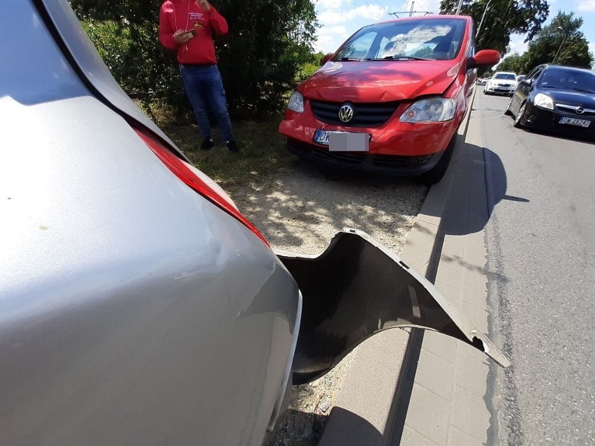 Wypadek dwóch aut przy Gliniankach. VW wjechał w nissana