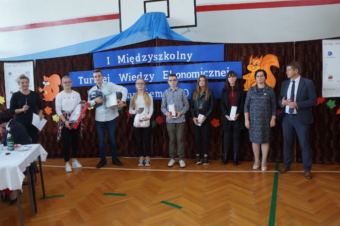 Uczniowie szkół podstawowych powiatu staszowskiego wzięli...