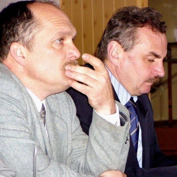 Wiceburmistrz Skalbmierza Mirosław Magnes (z lewej) znalazł się w zarządzie stowarzyszenia &#8222;Perły Ponidzia&#8221;.