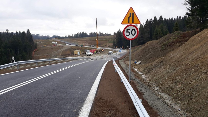 Budowa zakopianki. Drogowcy wprowadzili zmianę organizacji ruchu w Rdzawce [ZDJĘCIA]