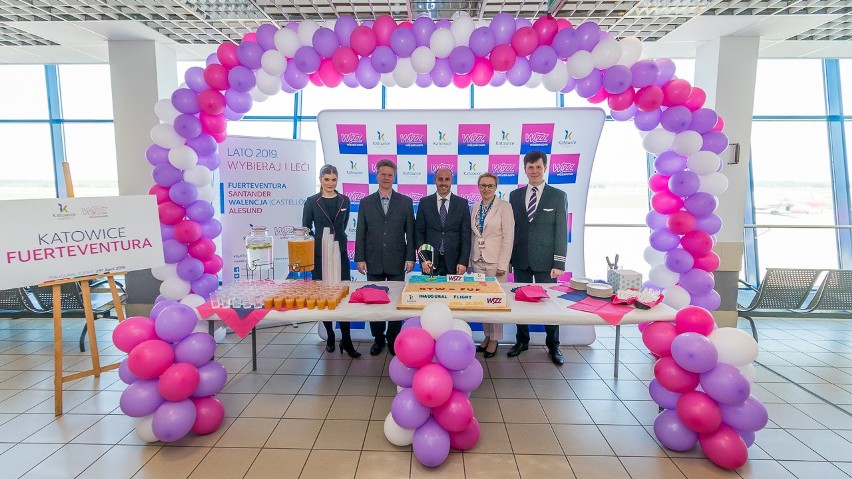Na zdjęciu wraz załogą Wizz Air, obsługującą inauguracyjny...