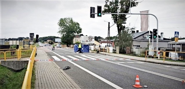 Do śmiertelnego wypadku na oznakowanym przejściu dla pieszych doszło w sobotę 18 września po godzinie 5.00 w Mikołowie na DK 44