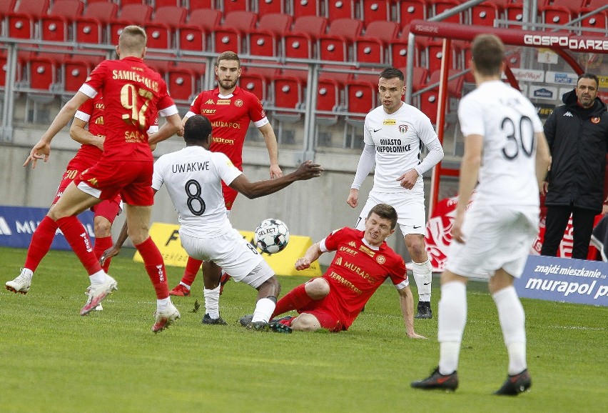 Nowy trener Widzewa musi jeszcze mocniej uderzyć w stół. Rewolucja Dobiego bez efektów. Zdjęcia